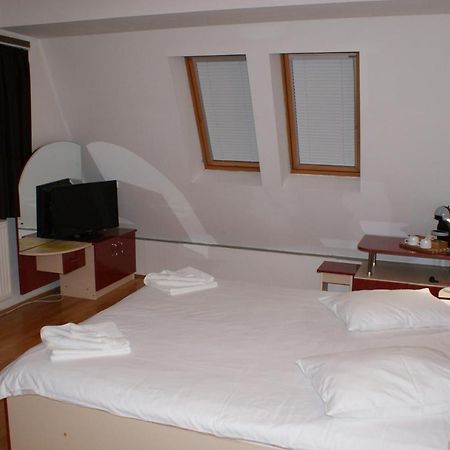 Vila Sorina Poiana Brasov Luaran gambar