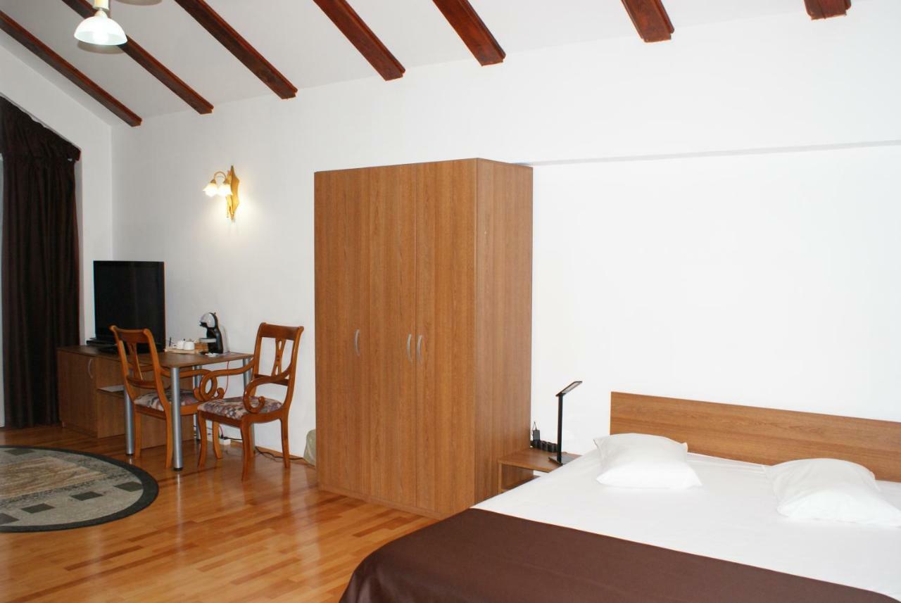 Vila Sorina Poiana Brasov Luaran gambar