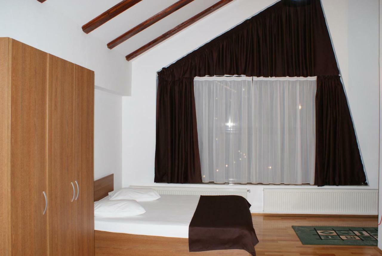 Vila Sorina Poiana Brasov Luaran gambar