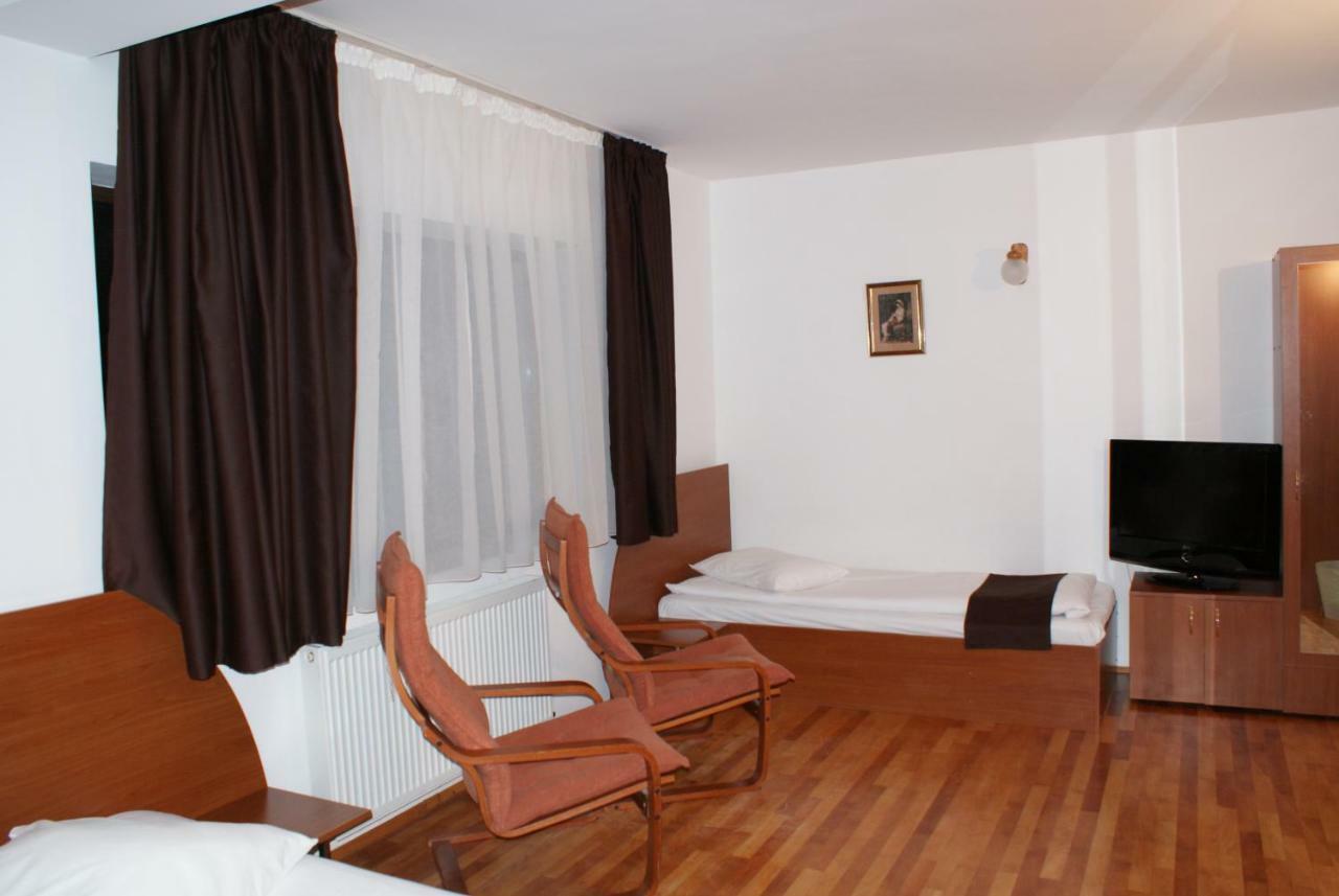 Vila Sorina Poiana Brasov Luaran gambar