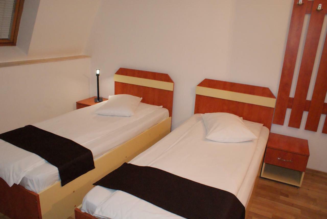 Vila Sorina Poiana Brasov Luaran gambar