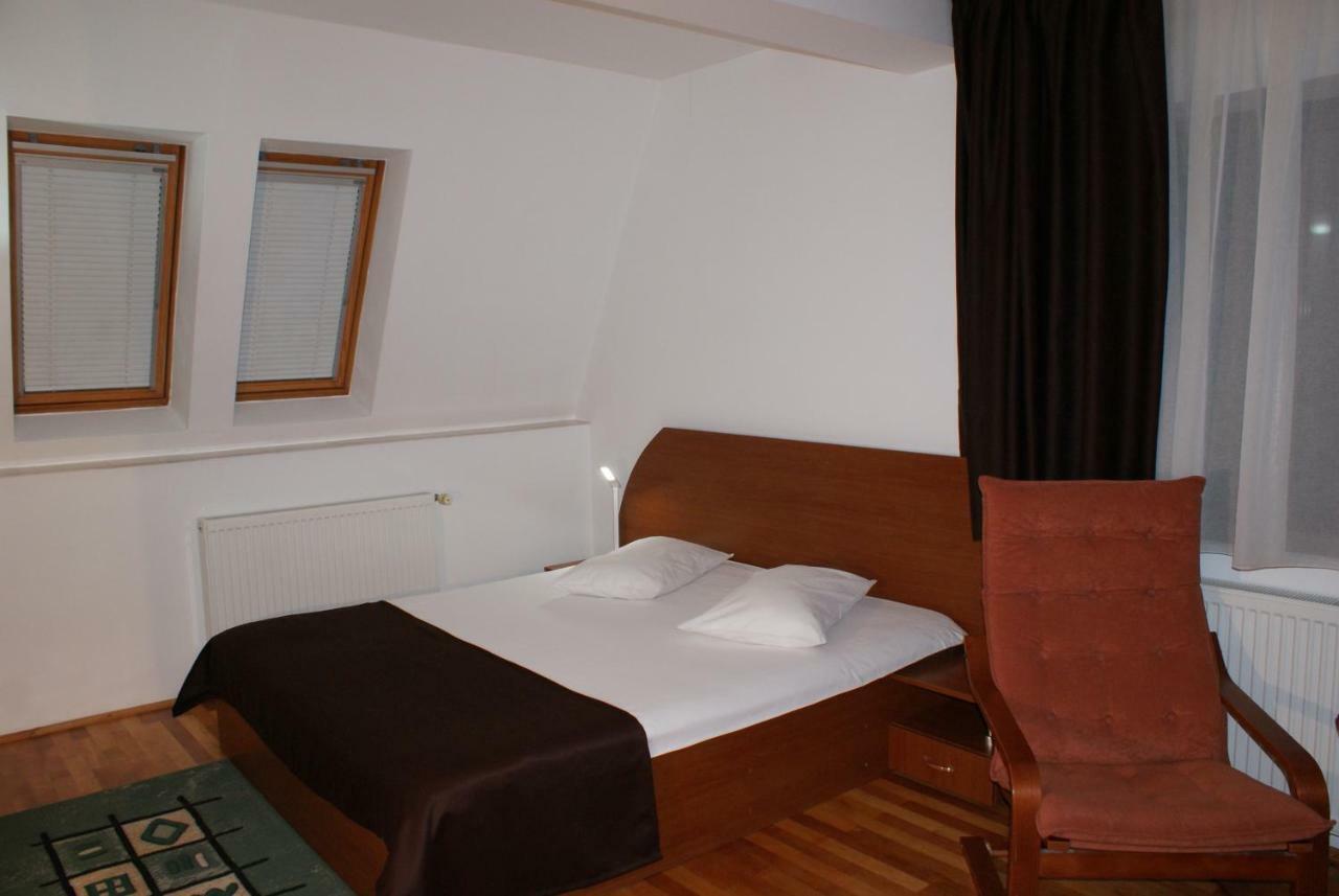 Vila Sorina Poiana Brasov Luaran gambar